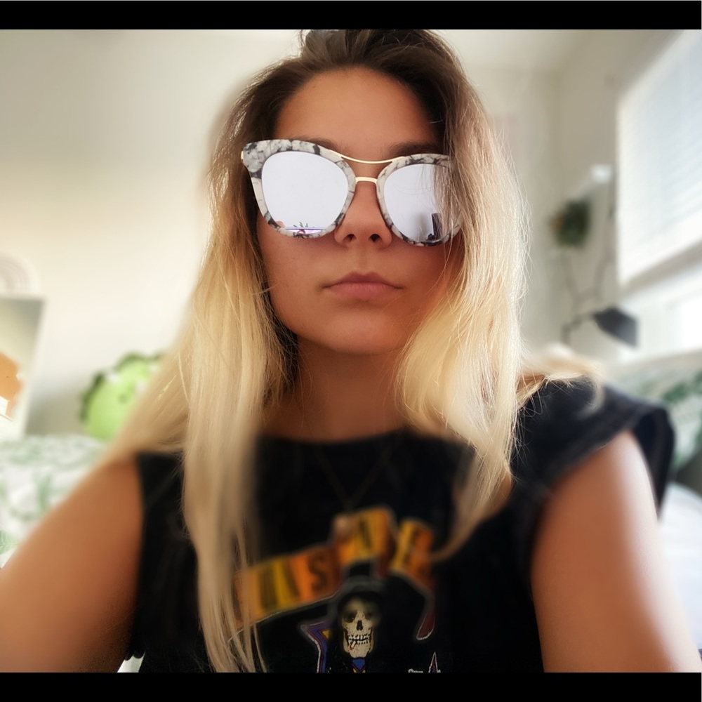 MARBLE FRAME MIRRORED GUESS SUNGLASSES